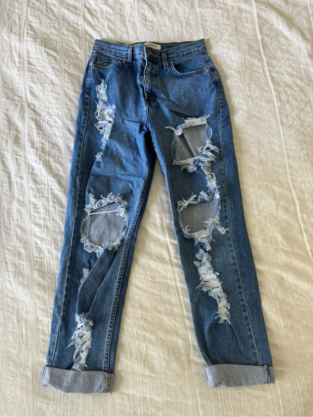 Vibrant Distressed Boyfriend Jeans - Medium Blue